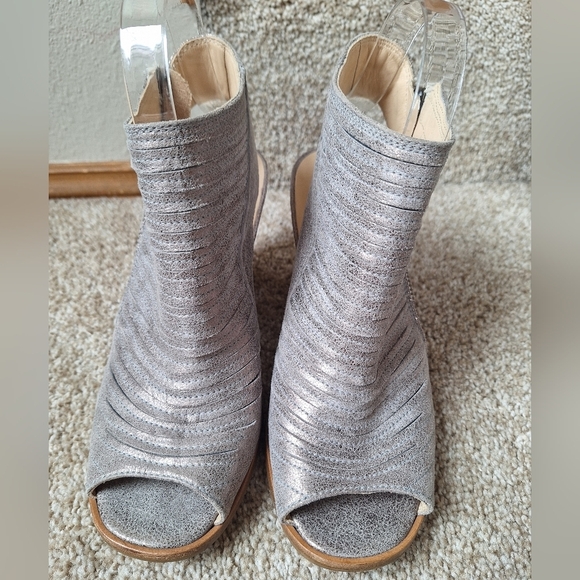 Paul Green Cayanne Side Zip Block Heel Smoke Metallic PeepToe Bootie Womens Sz 7 - Picture 4 of 9